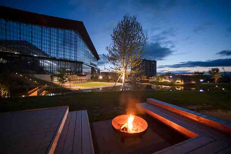 エスコンを眺めながら泊まれるグランピング施設オルパ【ALLPAR】